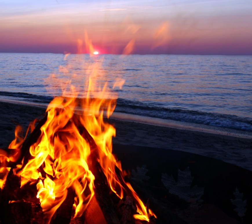 Hoguera en la playa